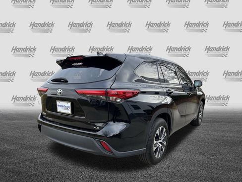 Used 2020 Toyota Highlander XLE image 10