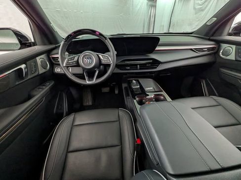 Used 2025 Buick Enclave Avenir w/ Super Cruise Package image 10