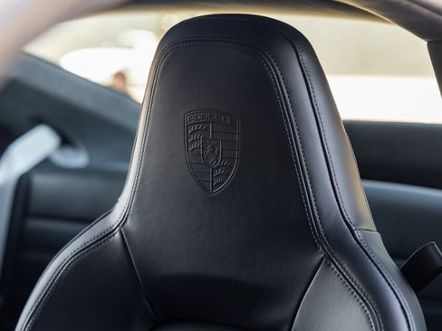 Used 2025 Porsche 911 Carrera GTS image 32