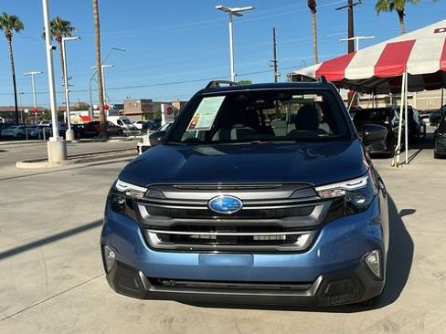Used 2025 Subaru Forester Premium w/ Convenience Package #2 AWD/4WD image 2