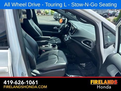 Used 2023 Chrysler Pacifica Touring-L w/ S Appearance Package AWD/4WD image 43