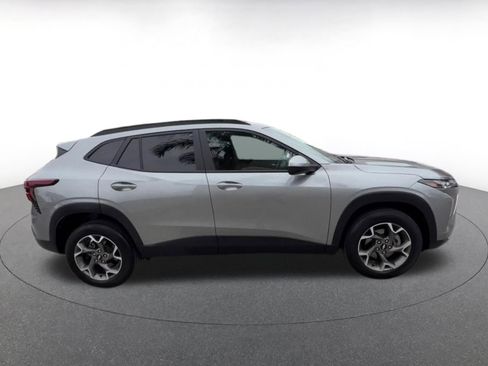 Used 2025 Chevrolet Trax LT image 16