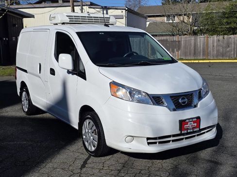 Used 2014 Nissan NV200 SV w/ Technology Package image 3