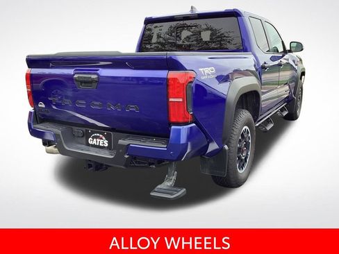 Used 2025 Toyota Tacoma TRD Off-Road w/ TRD Off Road Upgrade Package AWD/4WD image 13
