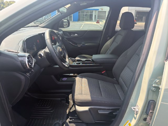 Used 2026 Chevrolet Equinox LT FWD image 14