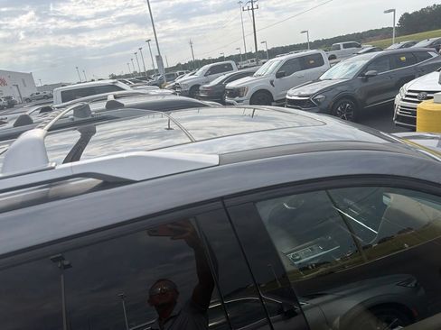 Used 2023 Nissan Pathfinder Platinum AWD/4WD image 6
