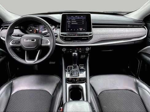 Used 2022 Jeep Compass Latitude FWD image 16