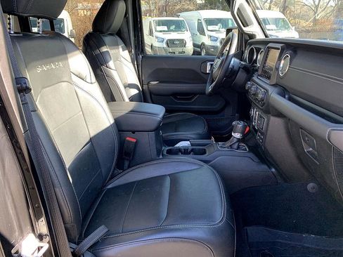 Used 2022 Jeep Wrangler Unlimited Sahara w/ Cold Weather Group image 21