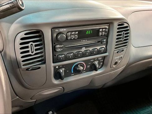 Used 2003 Ford F150 XLT AWD/4WD image 4