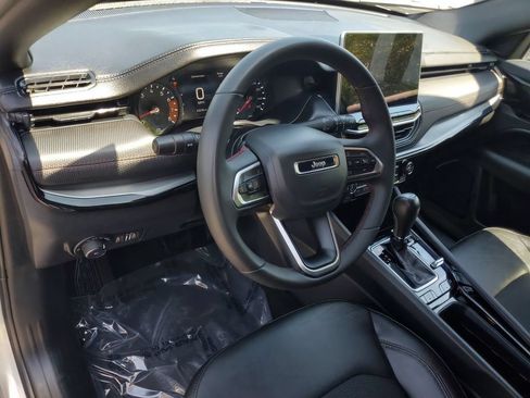 Used 2025 Jeep Compass Trailhawk w/ Trailer Tow Group AWD/4WD image 12