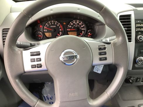 Used 2014 Nissan Frontier SV AWD/4WD image 15