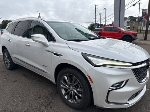 Used 2022 Buick Enclave Avenir w/ Avenir Technology Package AWD/4WD image 4