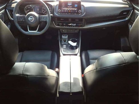 Certified 2024 Nissan Rogue SV w/ SV Premium Package FWD image 10