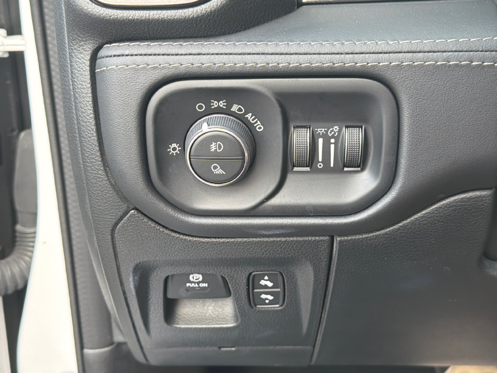 Used 2023 RAM 1500 Limited RWD image 31
