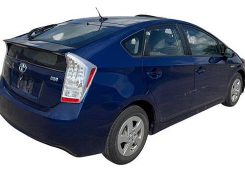 Used 2010 Toyota Prius Three w/ Solar Roof Pkg FWD image 5