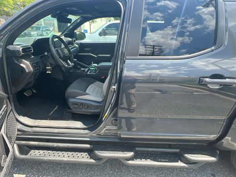 Used 2024 Toyota Tacoma 4x4 Double Cab image 22