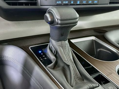 Certified 2024 Toyota Sienna LE FWD image 10