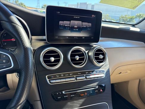 Used 2018 Mercedes-Benz GLC 300 4MATIC image 17