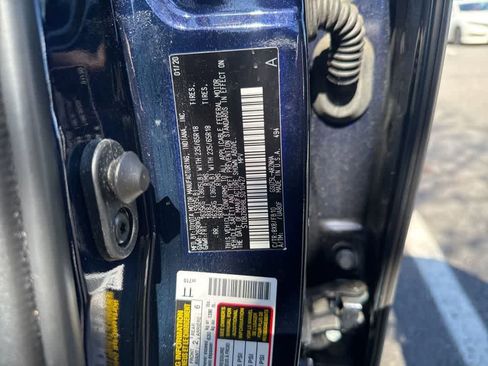 Used 2020 Toyota Highlander LE image 9