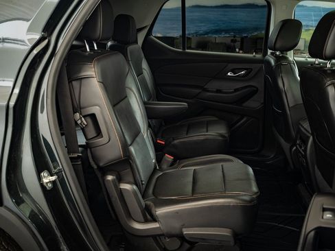 Used 2019 Chevrolet Traverse LT image 37