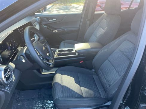 Used 2025 Chevrolet Equinox LT image 32