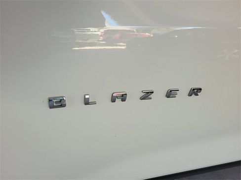 Used 2022 Chevrolet Blazer LT image 3