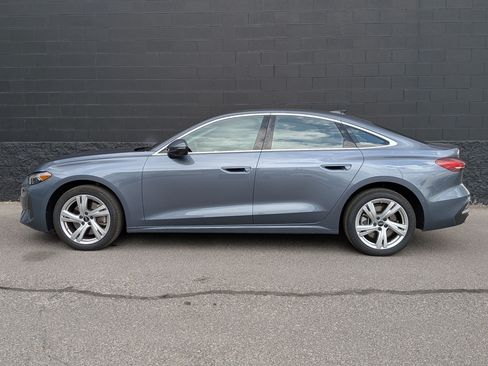 Used 2025 Audi A5 2.0T Premium Plus w/ Premium Plus AWD/4WD image 9