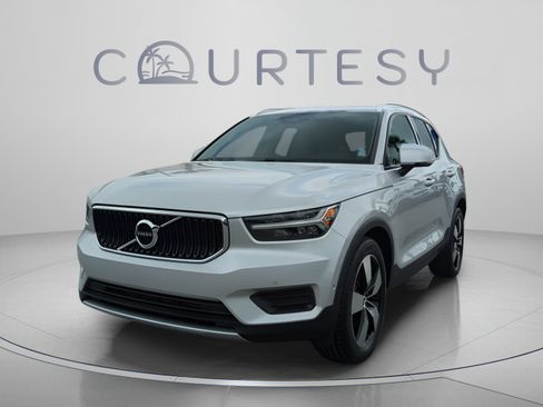 Used 2019 Volvo XC40 T5 Momentum AWD/4WD image 10