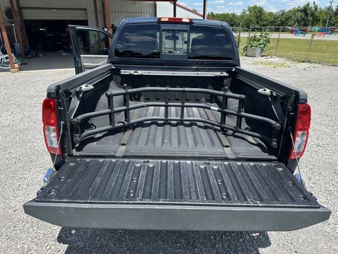 Used 2017 Nissan Frontier SV w/ SV Value Truck Package AWD/4WD image 19