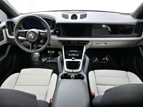Certified 2026 Porsche Cayenne GTS image 25