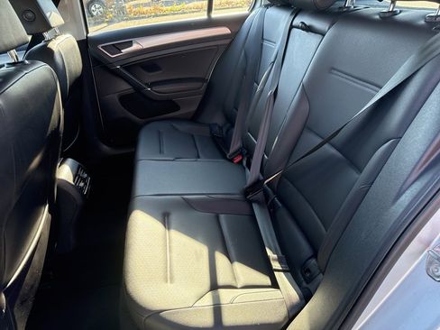 Used 2015 Volkswagen e-Golf SEL Premium image 17