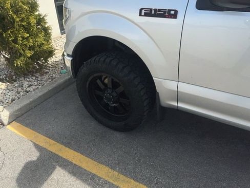 Used 2015 Ford F150 XLT w/ Trailer Tow Package image 8