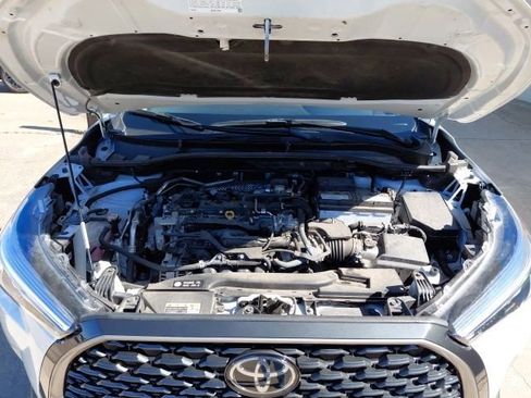 Used 2024 Toyota Corolla Cross XLE AWD/4WD image 37