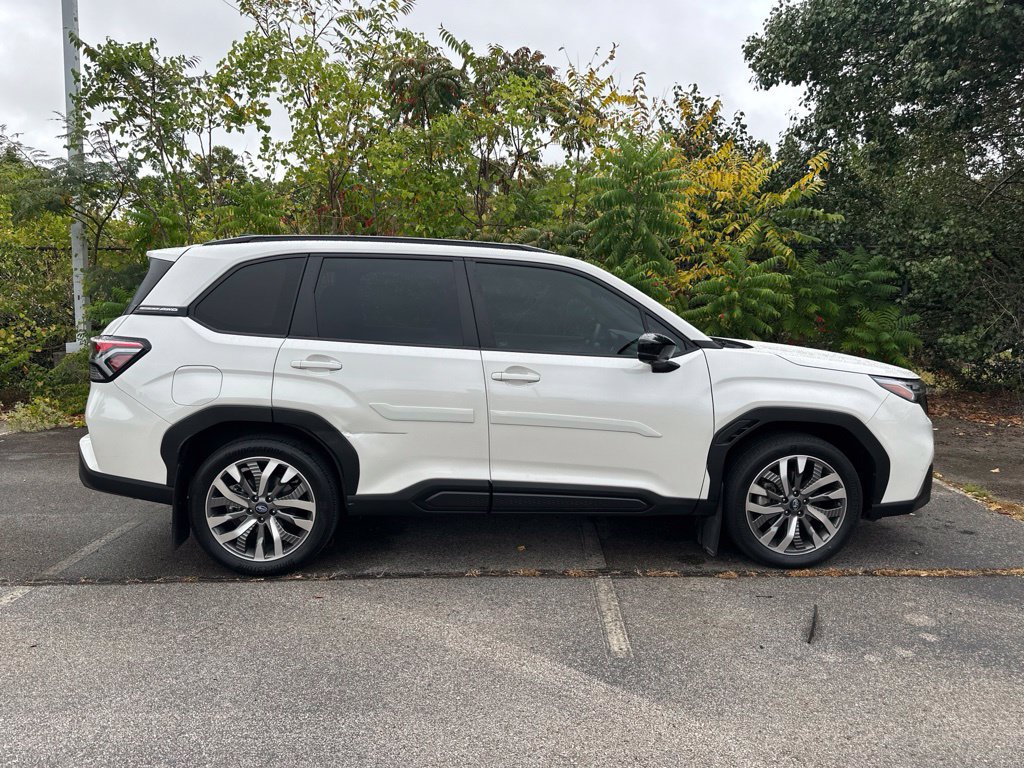 Used 2025 Subaru Forester Touring AWD/4WD image 2