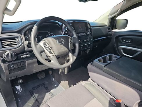 Used 2022 Nissan Titan SV RWD image 16