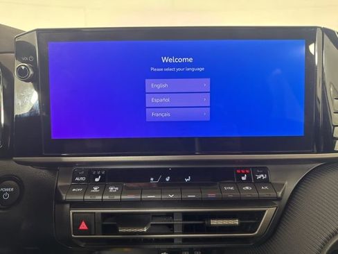 Used 2025 Toyota Camry SE image 15