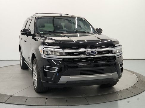 Used 2023 Ford Expedition Limited RWD image 3