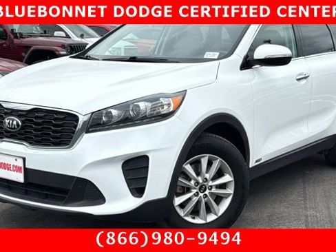 Used 2019 Kia Sorento LX w/ LX Convenience Package image 1