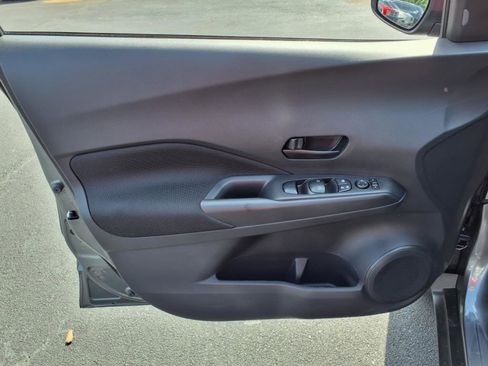 New 2025 Nissan Kicks Play S image 8