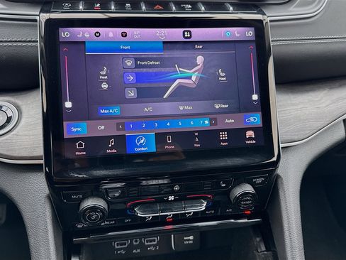 Used 2022 Jeep Grand Cherokee L Limited image 12