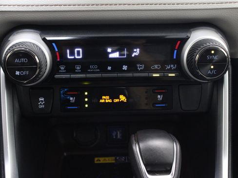 Used 2025 Toyota RAV4 Limited w/ Advanced Technology Package AWD/4WD image 20