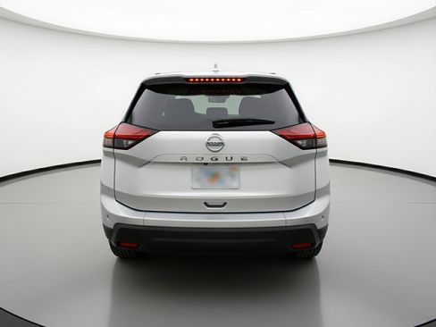 Used 2025 Nissan Rogue SV image 7