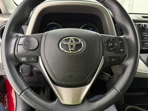 Used 2018 Toyota RAV4 XLE w/ Plus Extra Value Package FWD image 9