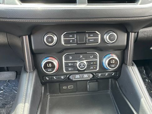 Used 2021 GMC Yukon XL AT4 w/ AT4 Premium Plus Package AWD/4WD image 57