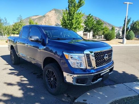 Used 2018 Nissan Titan SV AWD/4WD image 1