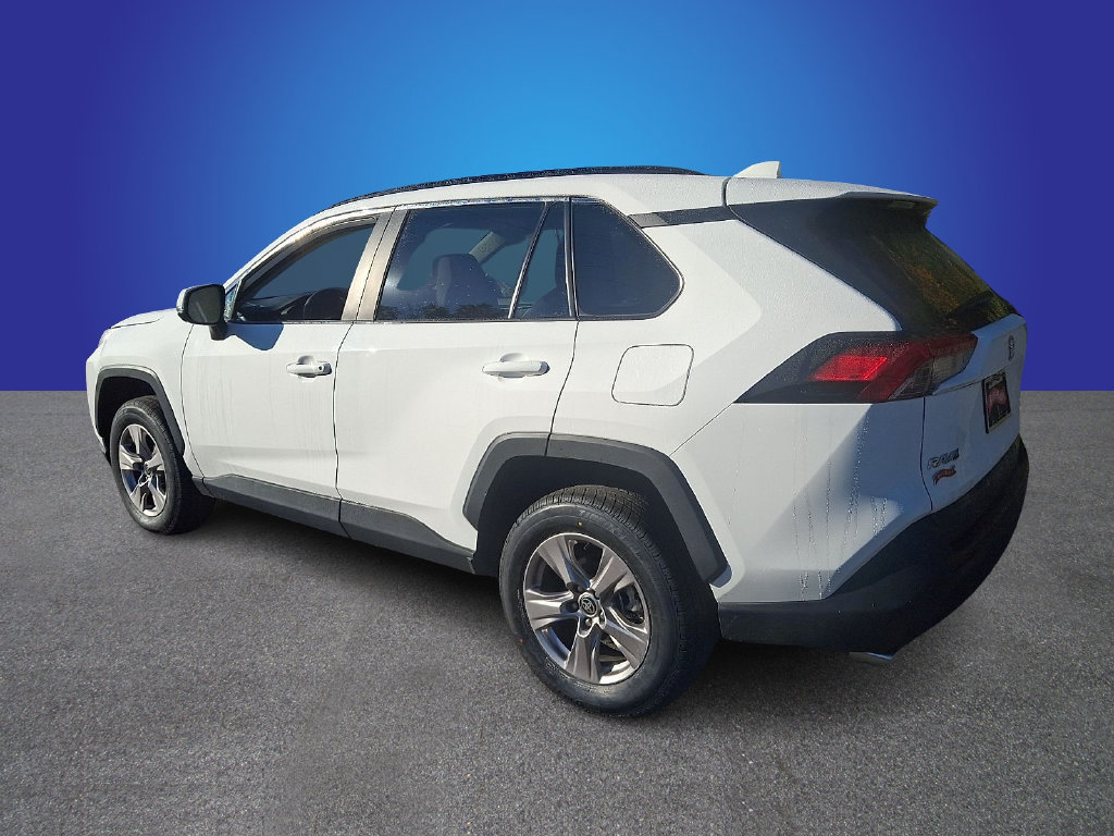 Used 2024 Toyota RAV4 XLE AWD/4WD image 6