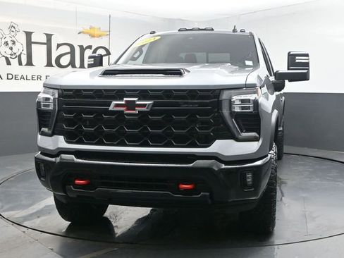 Used 2024 Chevrolet Silverado 2500 ZR2 w/ Technology Package AWD/4WD image 7
