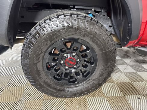 Used 2021 Toyota Tacoma TRD Off-Road w/ Technology Package AWD/4WD image 32
