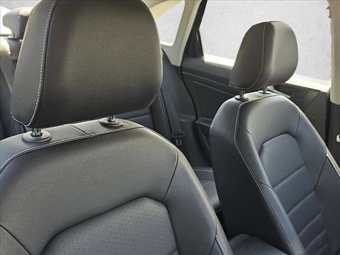 Used 2024 Volkswagen Jetta SE FWD image 22