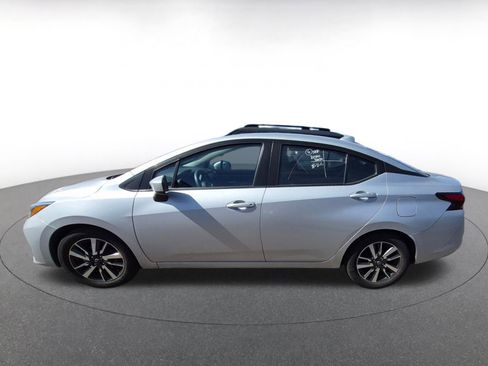Used 2025 Nissan Versa SV FWD image 4